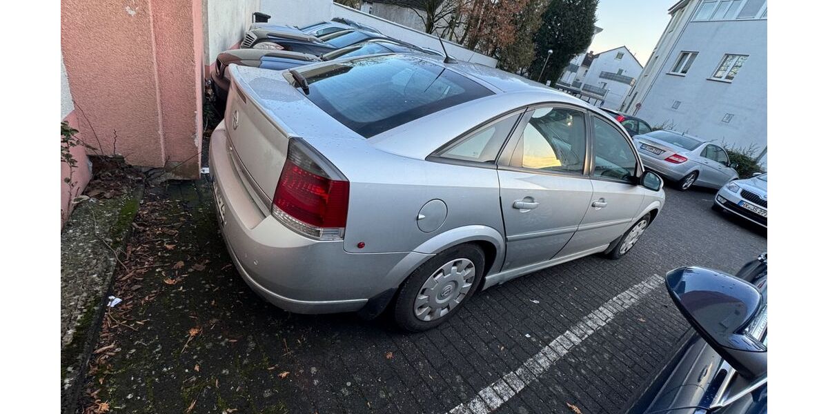 Opel Vectra 207.000 km 2.000 &euro; Schlangen 33189