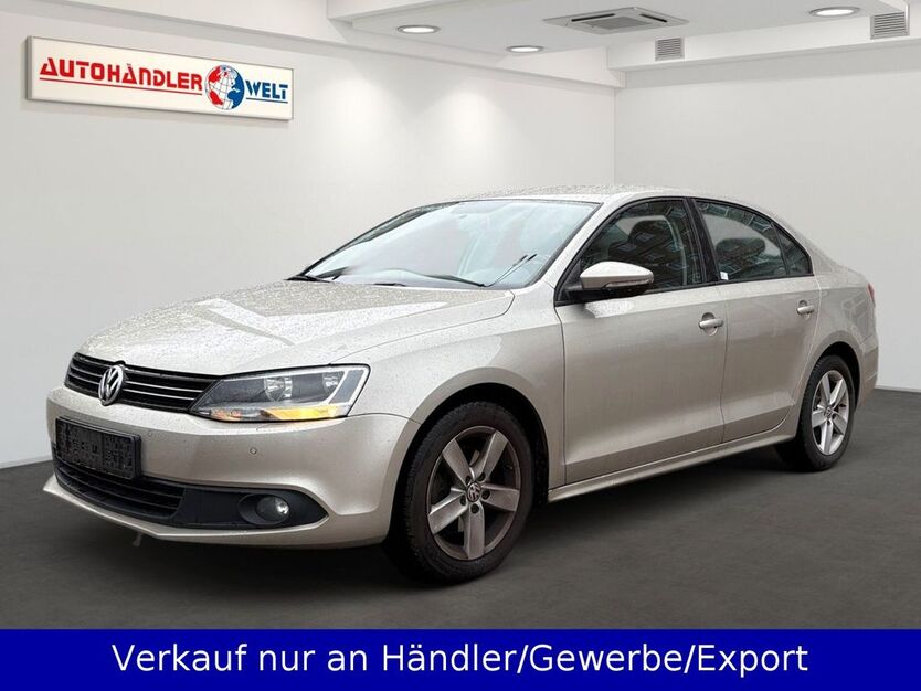 VW Jetta 173.319 km 4.499 € Berlin 12681