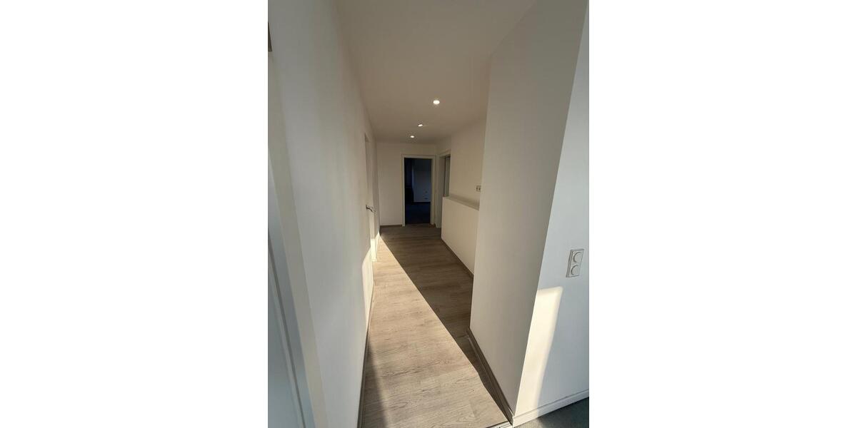 Doppelhaushälfte Soest - 6 Zimmer, 200 m&sup2;, 2.400&euro; | Angebot:25857396