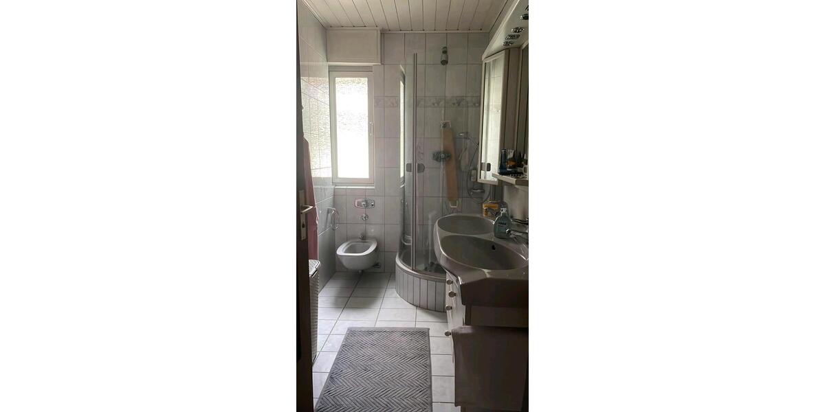 Mehrfamilienhaus, Wohnhaus Bad Schönborn - 7 Zimmer, 200 m&sup2;, 1.900&euro; | Angebot:26502569