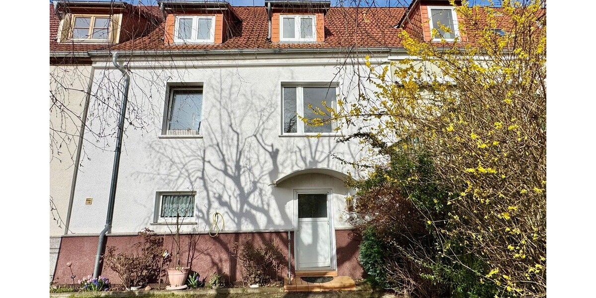 HORN IMMOBILIEN ++ RESERVIERT! interessantes Haus in Neustrelitz ruhige und historische Lage - Reihenmittelhaus Neustrelitz | Angebot:26199634
