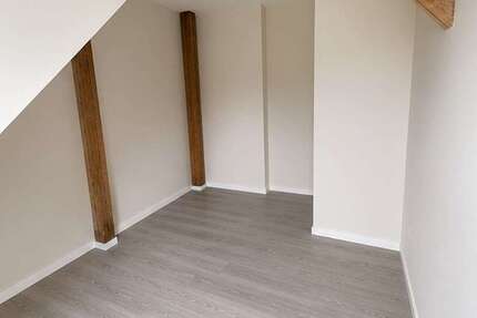 Wohnung Kassel - 3 Zimmer, 102 m&sup2;, 1.300&euro; | Angebot:27159678