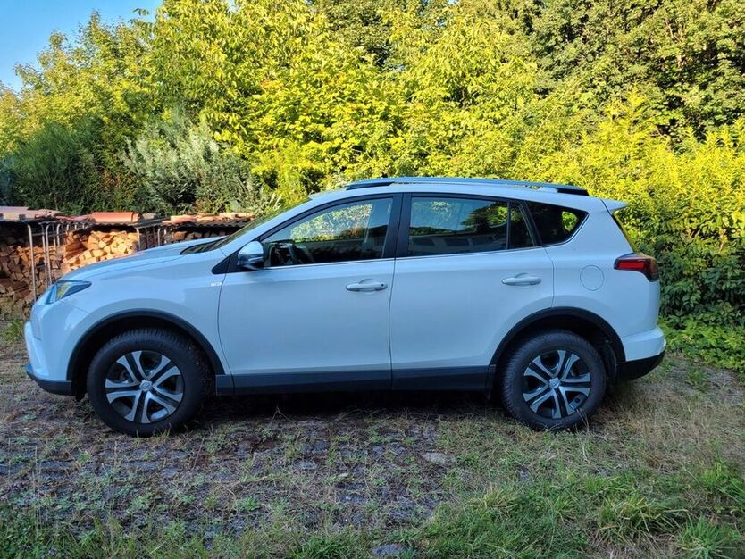 RAV 4