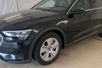 Audi e-tron 92.372 km 23.490 &euro; Herges-Hallenberg 98587