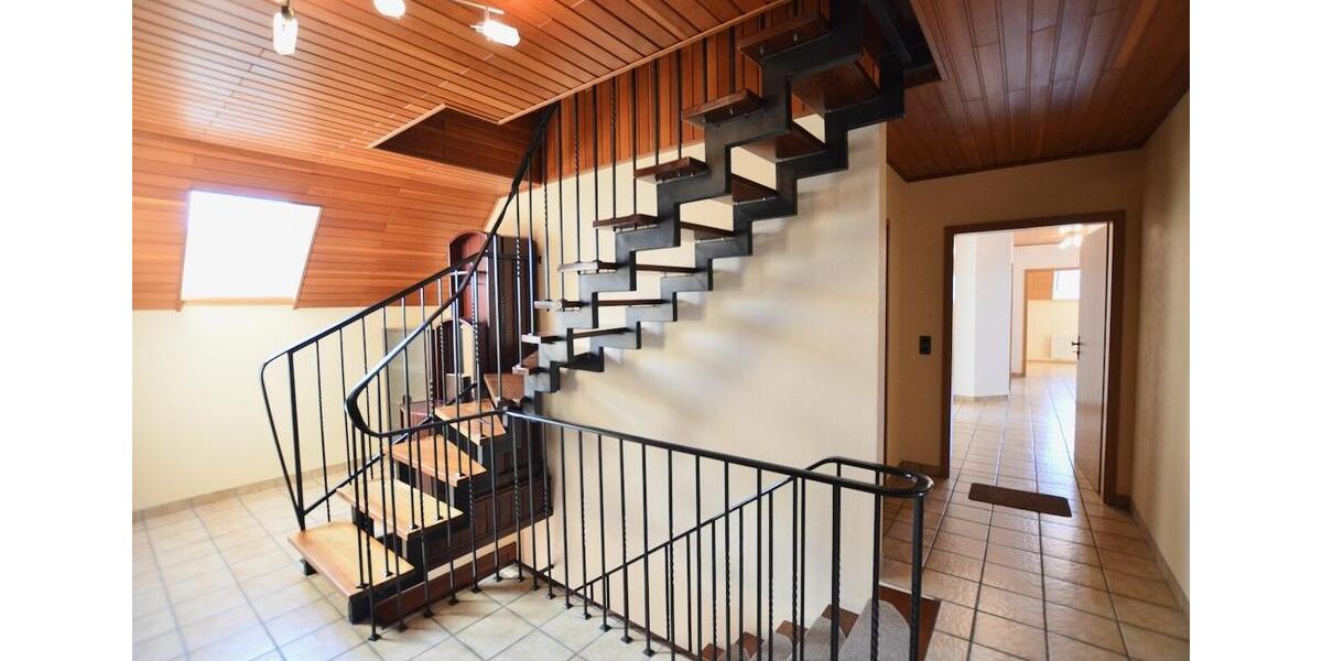 Etagenwohnung Borchen - 4 Zimmer, 97 m&sup2;, 595&euro; | Angebot:25479729