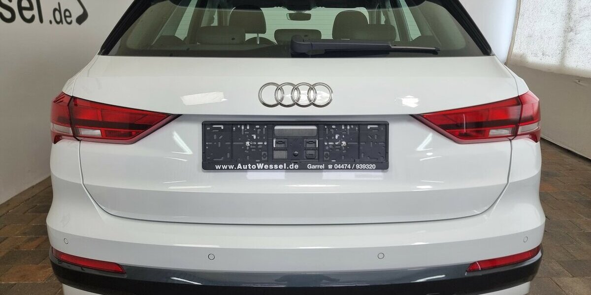 Audi Q3 35 TDI Advanced Prestige LED ACC APP schw.AHK 79.950 km 27.750 &euro; Garrel 49681