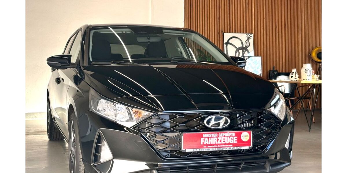 Hyundai i20 22.718 km 16.370 &euro; Großfahner 99100
