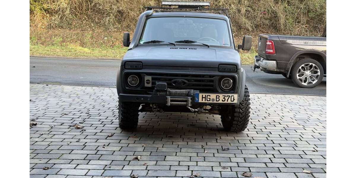 Lada Niva 43.341 km 9.200 &euro; Weilrod / Riedelbach 61276