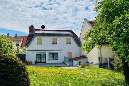 Haus zum Mieten in Bad Homburg 2.400 € 166 m²