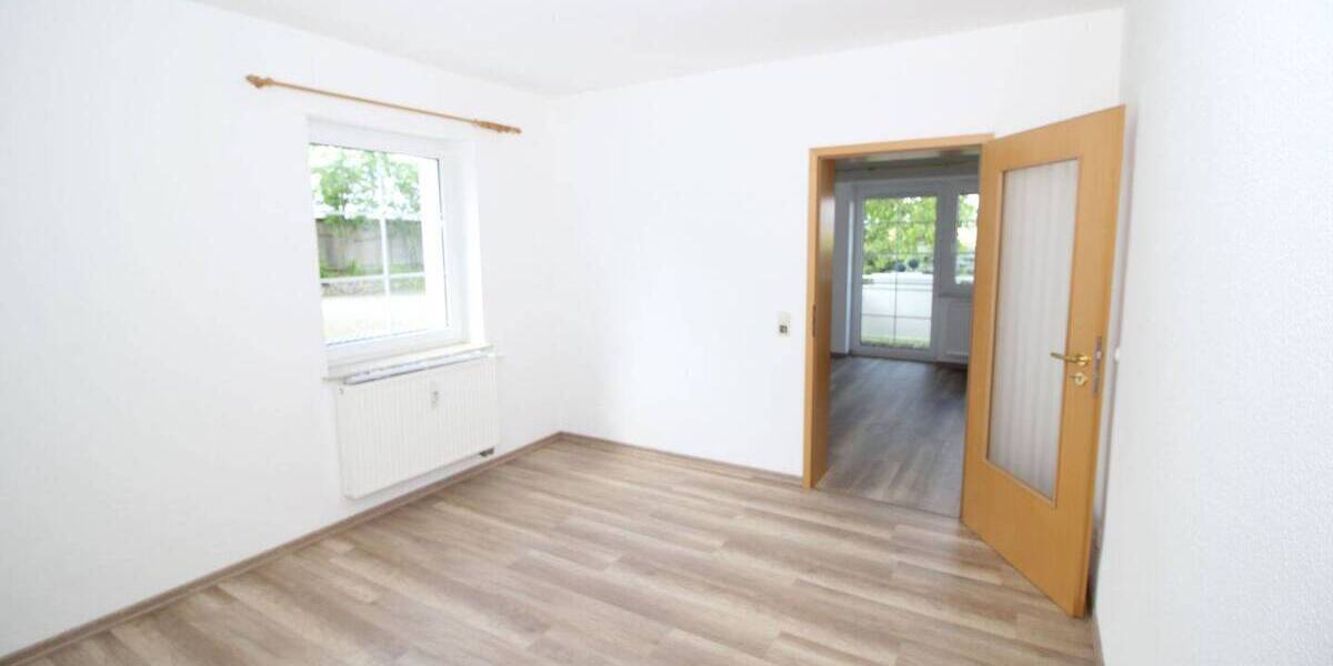 Etagenwohnung Crimmitschau - 3 Zimmer, 62 m&sup2;, 434&euro; | Angebot:26260730