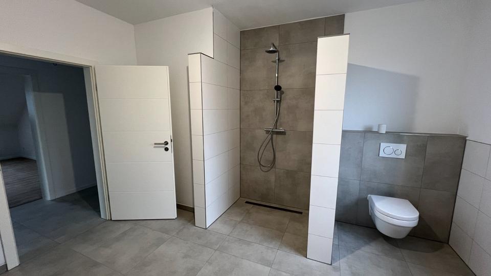 Dachgeschoßwohnung Oldenburg Eversten - 5 Zimmer, 158 m&sup2;, 1.820&euro; | Angebot:25305880