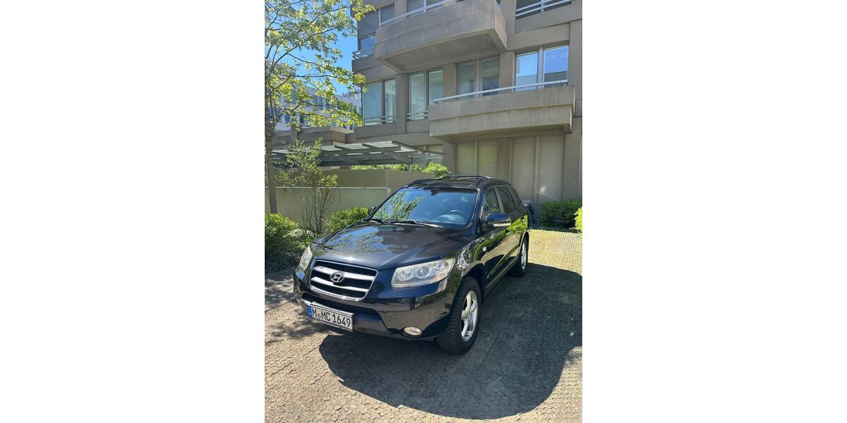 Hyundai SANTA FE 230.000 km 3.900 &euro; München 81539
