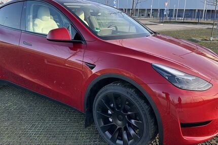 Tesla Model Y 43.500 km 31.999 &euro; Stuttgart 70437