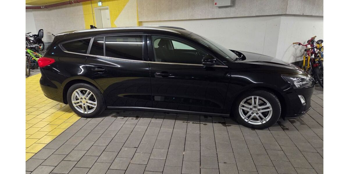 Ford Focus 143.200 km 14.300 &euro; München 80689