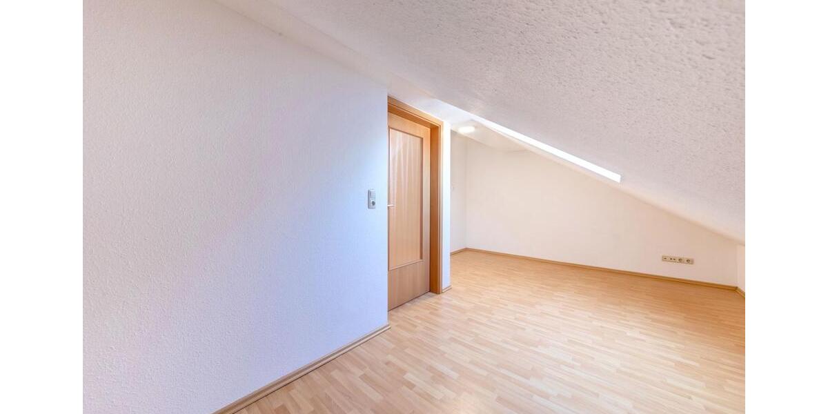 Reihenhaus Harxheim - 5 Zimmer, 141 m&sup2;, 2.200&euro; | Angebot:26364653