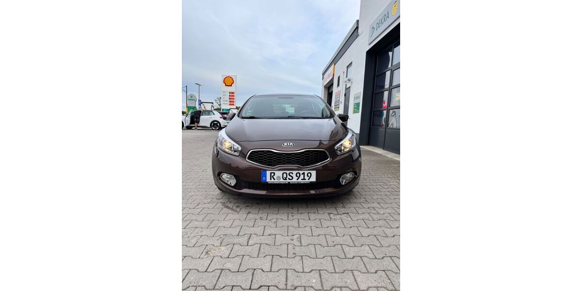 Kia ceed / Ceed 74.975 km 8.900 &euro; Nittendorf 93152