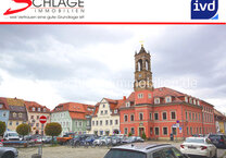 **KÖNIGSBRÜCK BEI DRESDEN** Kleines MFH mit Potential direkt am Marktplatz!