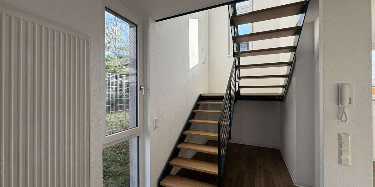 Investieren im Silberstreifen: Wohn-Gewerbeimmobilie mit Garten, Garage & Flexibilitä 6 zimmer