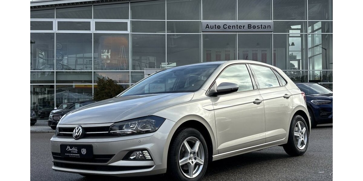 VW Polo VI 1.0 TSI Comfortline PDC/SHZ/ISOFIX/TOUCH 102.216 km 11.900 &euro; Villingen-Schwenningen 78054
