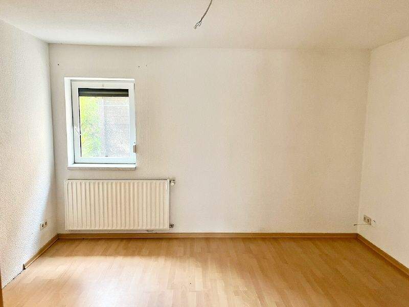 Seitengebäude mit großem überdachten Balkon 5 zimmer
