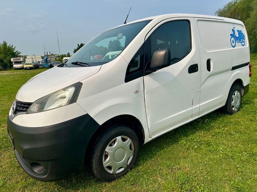 NV200