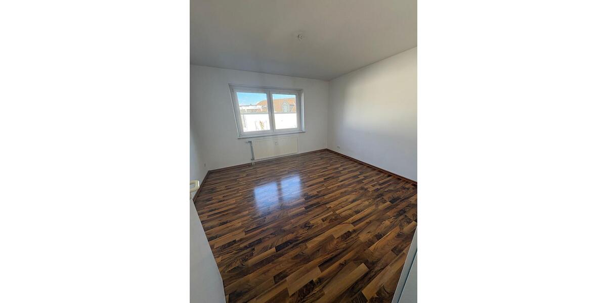 Etagenwohnung Wipperfürth - 3 Zimmer, 83 m&sup2;, 685&euro; | Angebot:25994040