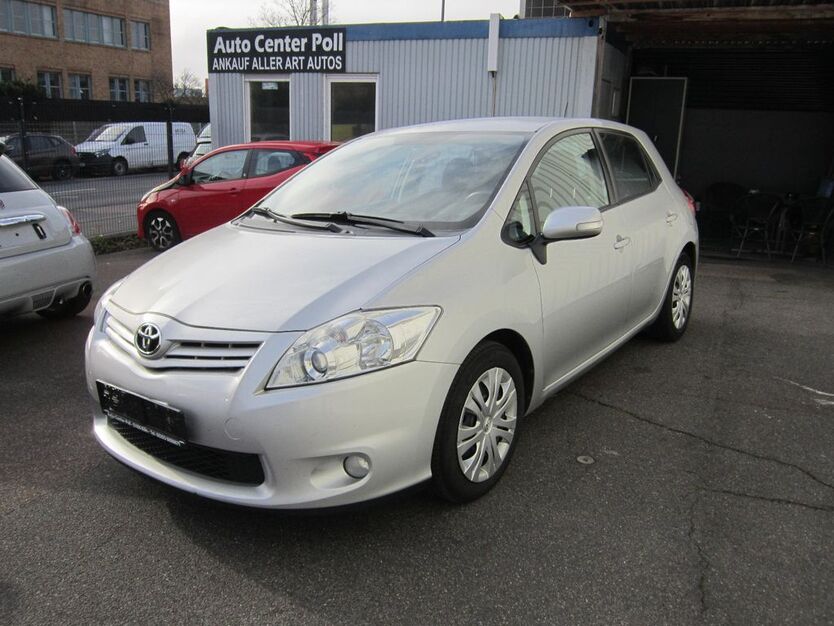 Toyota Auris 148.200 km 5.990 € Köln 51105