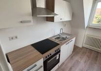ERSTBEZUG NACH RENOVIERUNG - 3 Zimmerwohnung MIT EINBAUKÜCHE