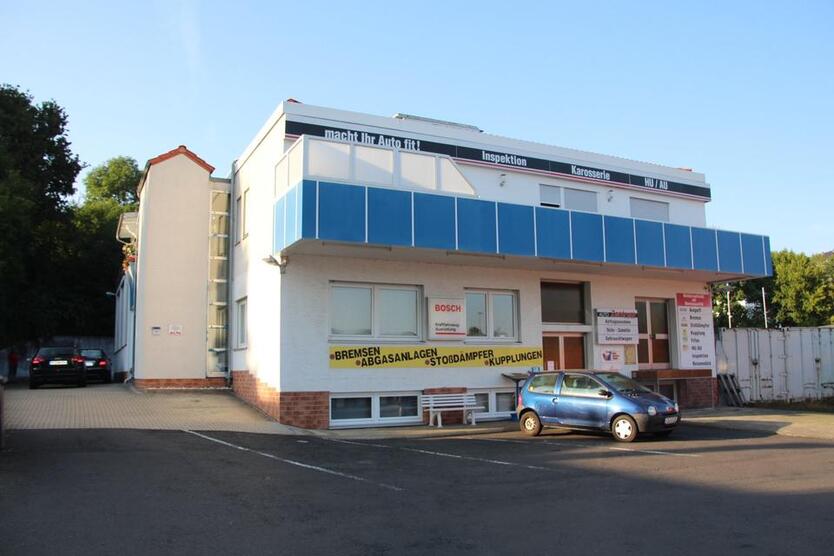 Autohaus mit vielseitiger Nutzungsmöglichkeit zur Vermietung zimmer