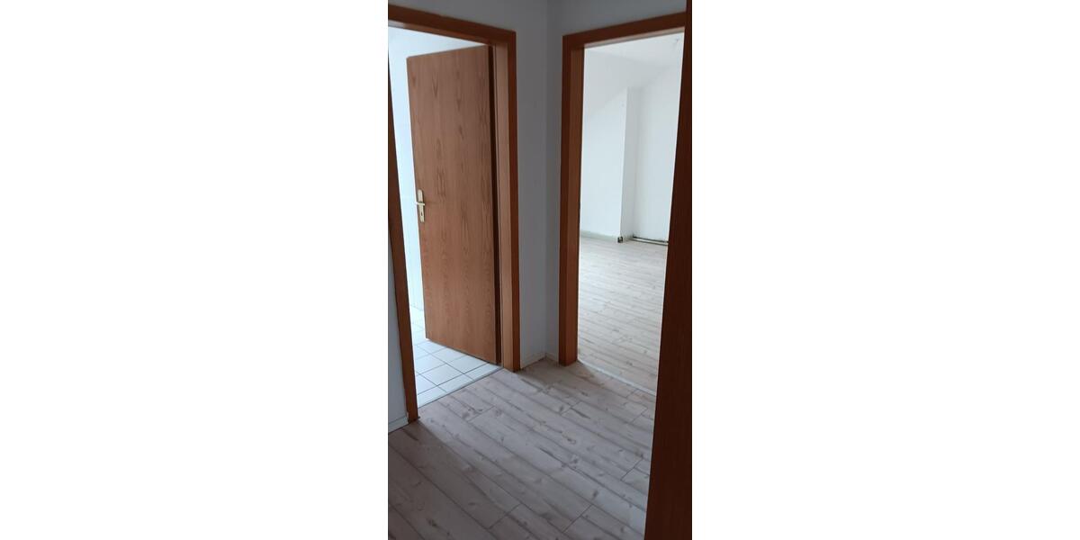 Dachgeschoßwohnung Freital - 3 Zimmer, 68 m&sup2;, 470&euro; | Angebot:25378460