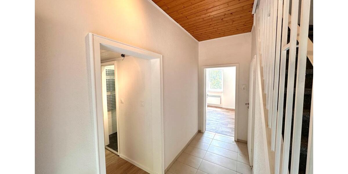 Doppelhaushälfte Hemer - 8 Zimmer, 155 m&sup2;, 1.399&euro; | Angebot:26283572