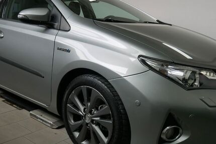 Toyota Auris 71.596 km 11.990 &euro; Chemnitz 09114