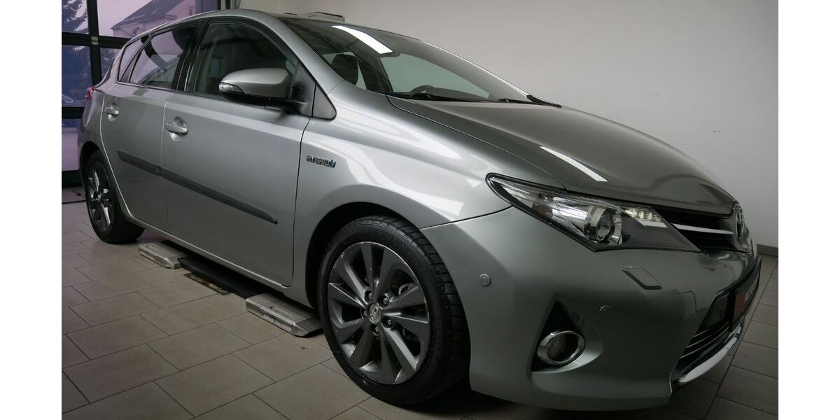 Toyota Auris 71.596 km 11.990 &euro; Chemnitz 09114