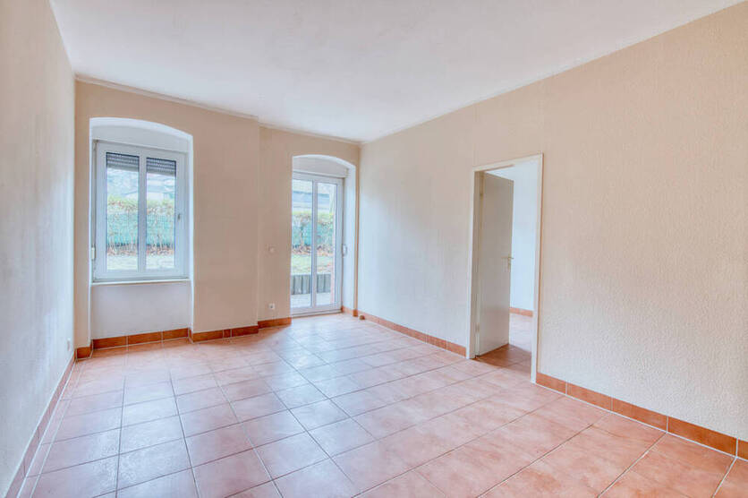 Wohnglück mit Garten: 4-Zimmer-AltbauWohnung mit Süd-Terrasse in familienfreundlicher Lage