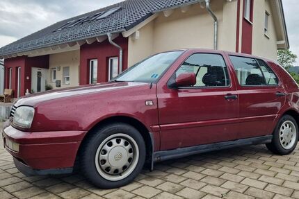 VW Golf 195.000 km 3.490 &euro; Pressig 96332