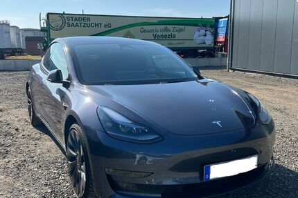Tesla Model 3 41.150 km 35.400 € Horneburg 21640