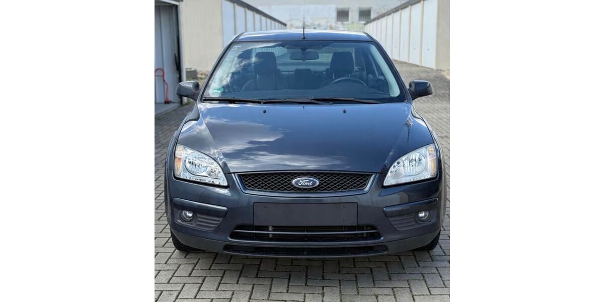 Ford Focus 24.517 km 5.300 &euro; Halle 06112