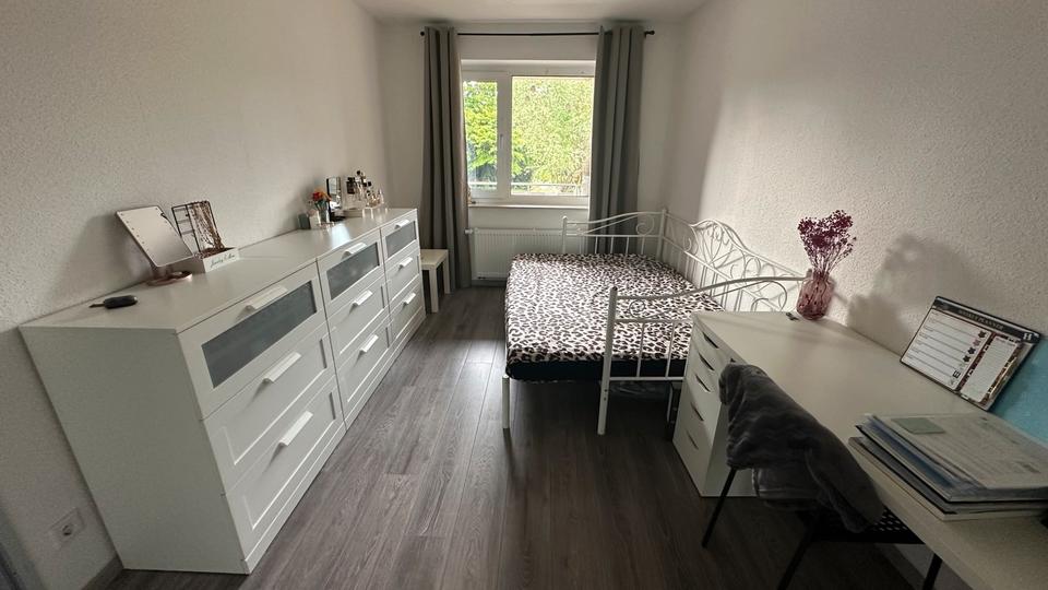 Etagenwohnung Grevenbroich Neuenhausen - 2 Zimmer, 55 m&sup2;, 590&euro; | Angebot:26408162