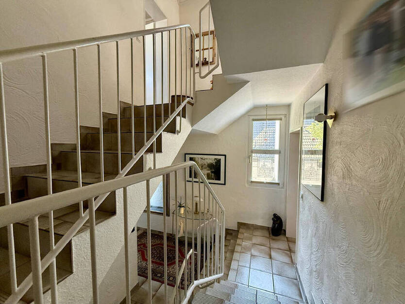 FröndenbergRuhr: Split-Level-Einfamilienhaus in bevorzugter Wohnlage - Ein echtes Liebhaberstück!