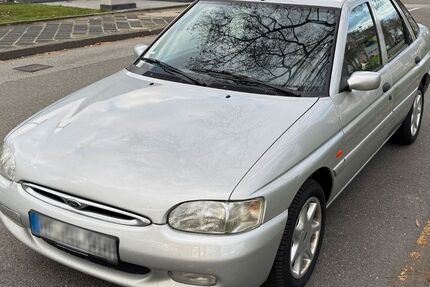 Ford Escort 151.584 km 2.300 &euro; Mannheim 68167