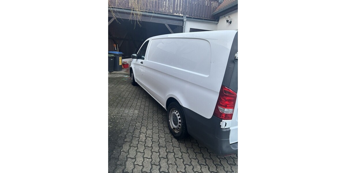 Mercedes-Benz Vito Kasten 331.000 km 11.800 &euro; Bautzen 02625