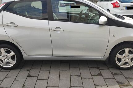 Toyota Aygo (X) 67.017 km 6.400 &euro; Paderborn 33104