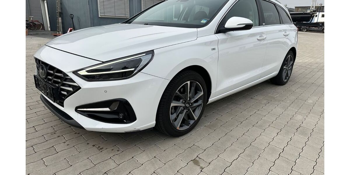 Hyundai i30 98.000 km 14.899 &euro; Neu-ulm 89231