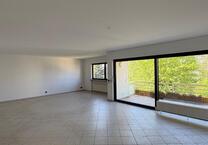 Geräumige Wohnung mit Balkon in zentraler Lage von Saarbrücken