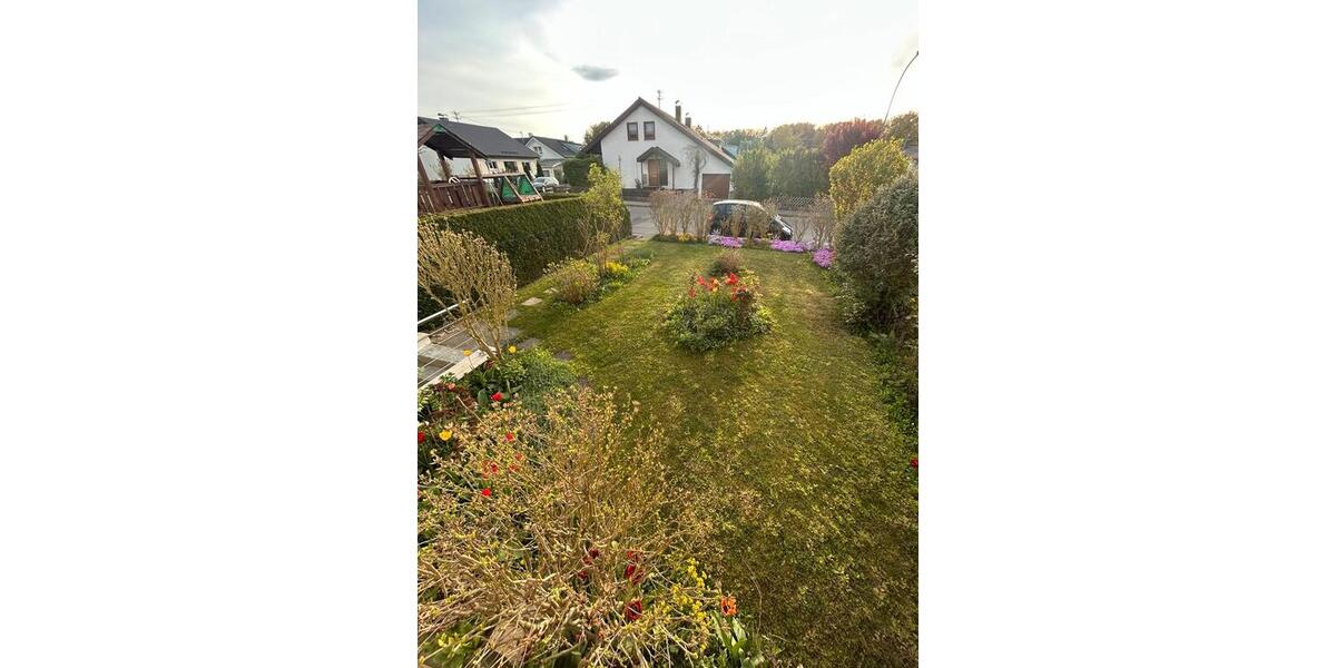 Reihenhaus Giengen an der Brenz - 7 Zimmer, 130 m&sup2;, 1.700&euro; | Angebot:26301199