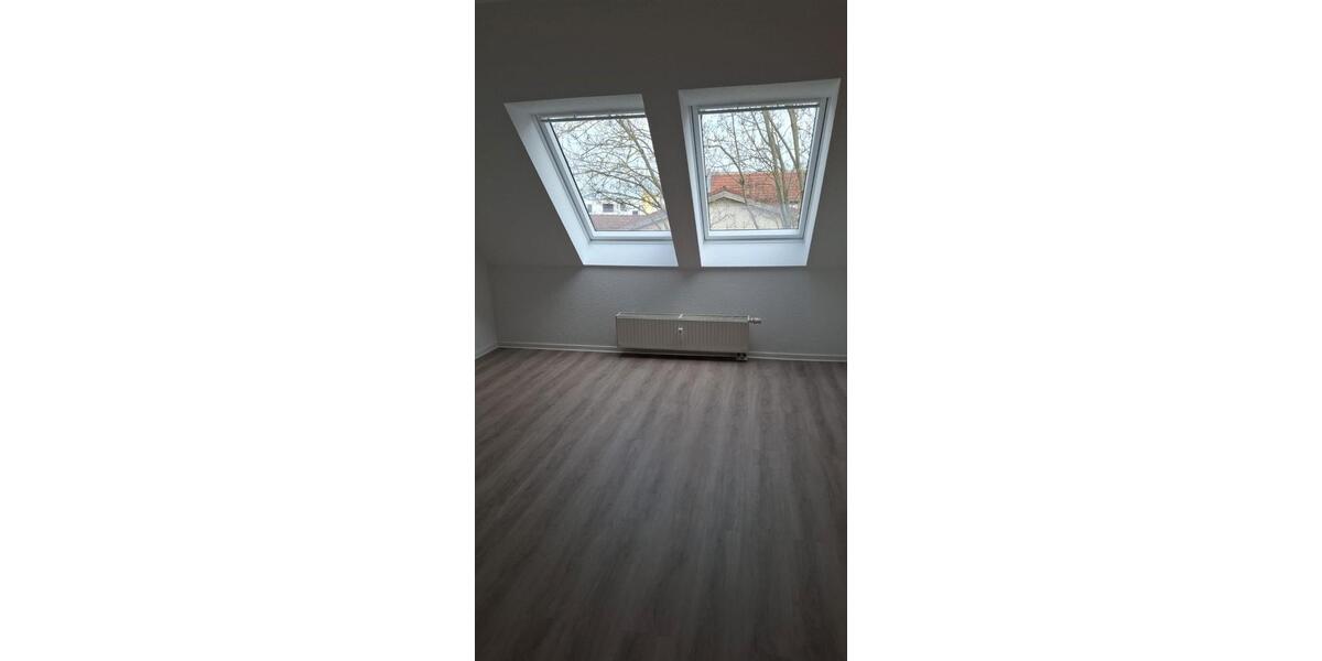 Dachgeschoßwohnung Magdeburg Brückfeld - 3.5 Zimmer, 86 m&sup2;, 605&euro; | Angebot:26278443