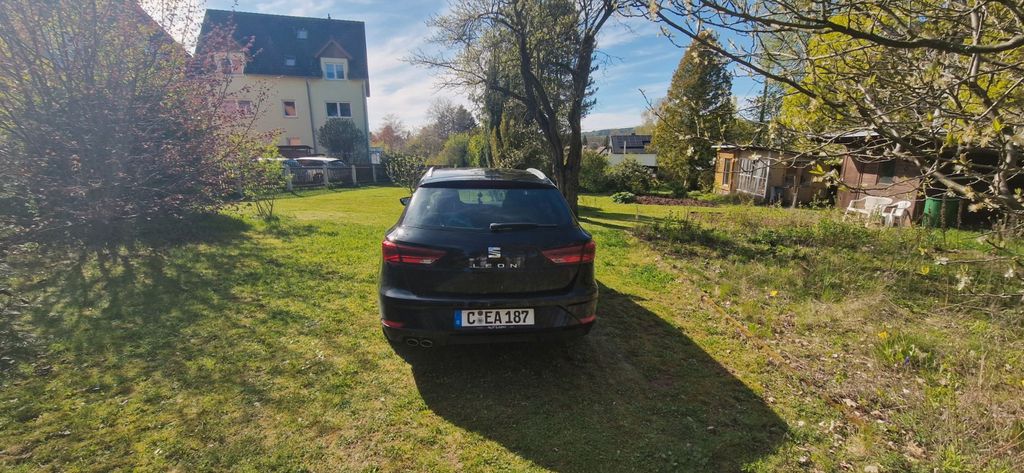 Seat Leon 114.988 km 13.900 &euro; Chemnitz 09224