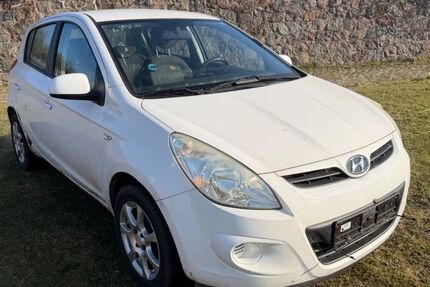 Hyundai i20 110.228 km 2.100 &euro; Tessin 18195