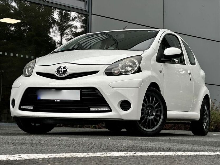 Aygo (X)