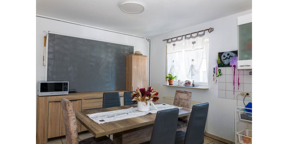 Provisionsfrei* Großzügiges Zweifamilienhaus - zwei Wohneinheiten, Terrasse, Balkon und eigene Stellplätze - Zweifamilienhaus Göppingen Faurndau | Angebot:26961593